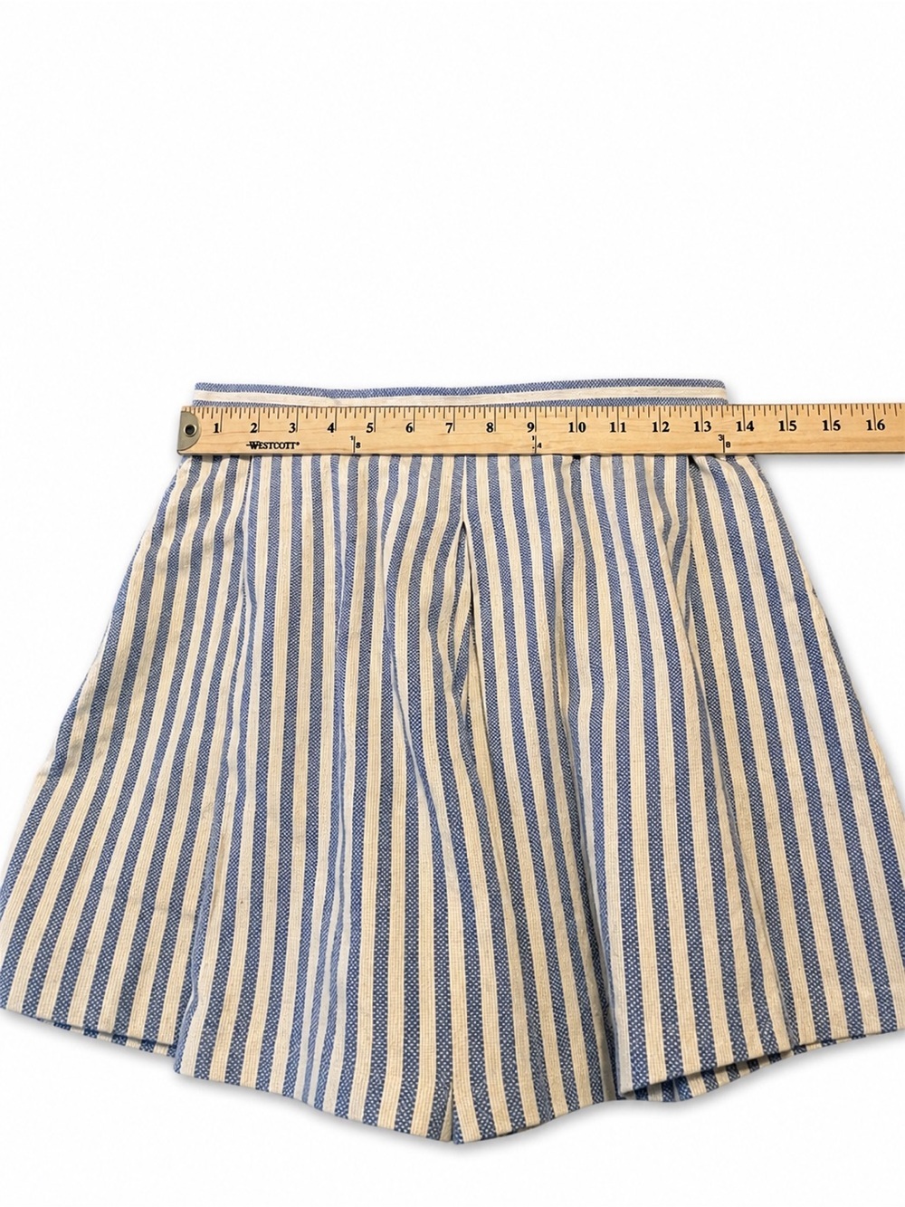 DO + BE Blue White Striped Linen Blend Shorts Coastal Summer Chic M Quiet Luxury - Picture 3 of 6
